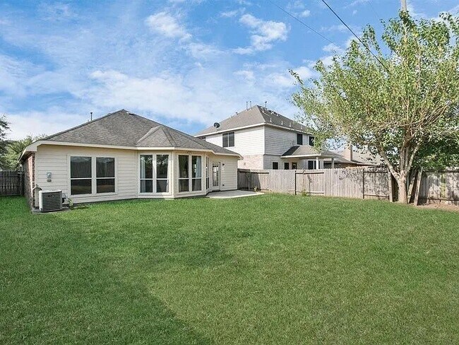 Foto del edificio - 6411 Atlasridge Dr