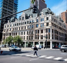 Building Photo - 108 W Chicago Ave