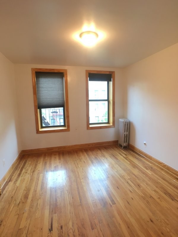 Foto del edificio - 65 Seaman Ave