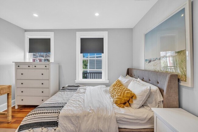 Foto del edificio - 466 E 7th St