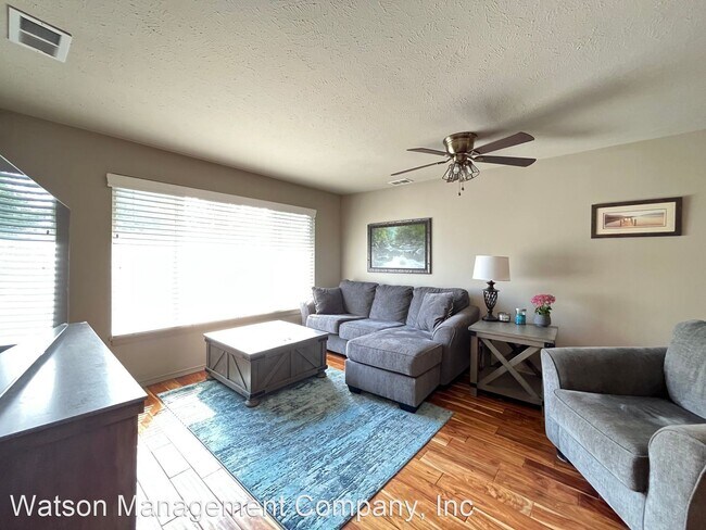 Building Photo - 2 br, 2 bath House - 6114 E 6th H-1