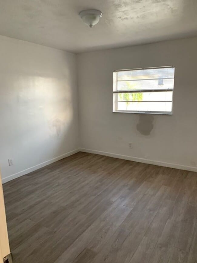 Interior Photo - 3711 SW 59 Terr