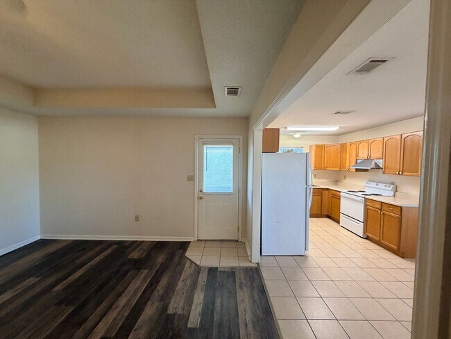 Foto del edificio - Nice 3 bedroom/2 bathroom Home in Shiloh Forrest
