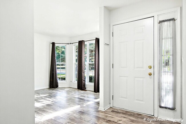 Foto del edificio - 17687 W Running Creek Ct