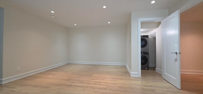 Building Photo - 12973 15A Av