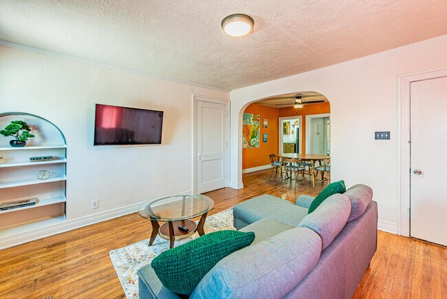 Foto del edificio - 524 12th St NW