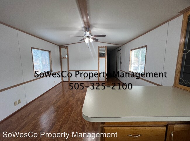Building Photo - 3 br, 2 bath House - 1008 Hall Place #11
