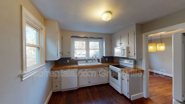 Foto del edificio - 38 Waters Ave