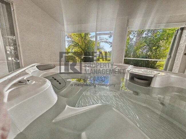 Foto del edificio - 2117 NE 40th St