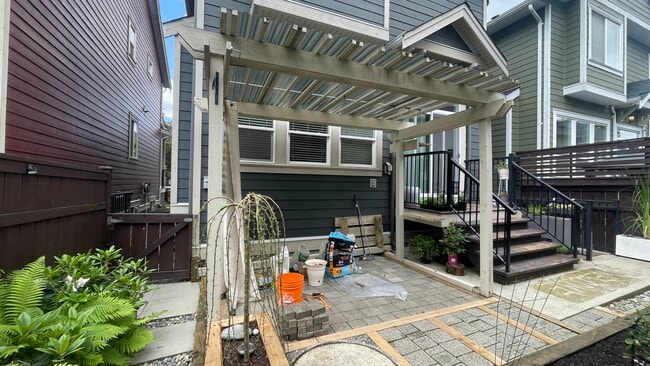 Building Photo - 7324 191B St