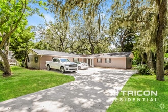 Building Photo - 285 W Oak Hill Rd
