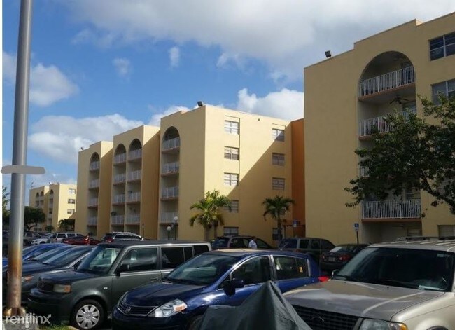 Building Photo - 7000 NW 186th St