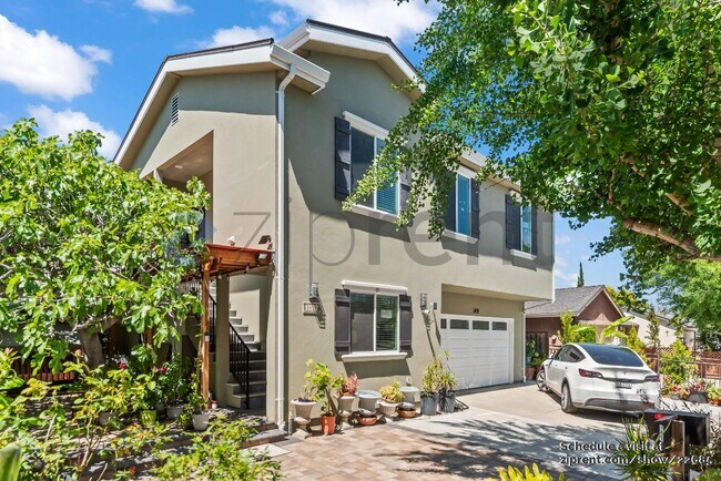 Building Photo - 1419 Flickinger Ave