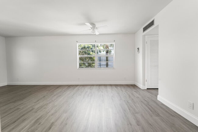 Building Photo - 938 Normandy Trail