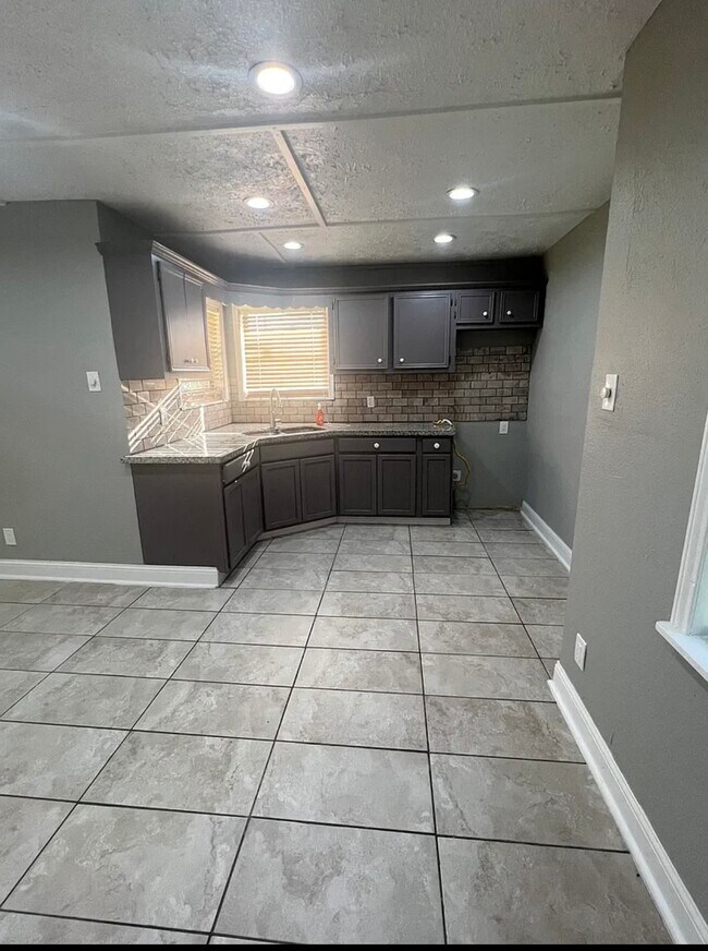 Photo - 8601 Homewood Ln