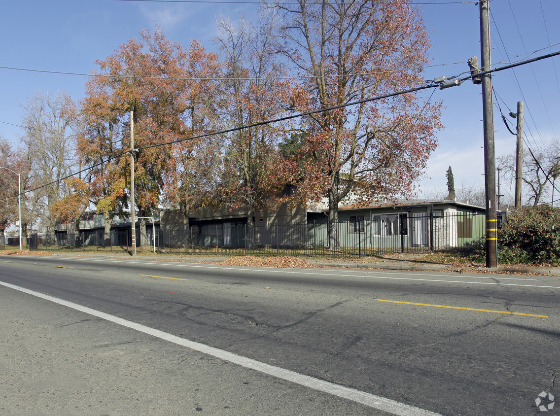 Building Photo - Martin Luther King Apartments