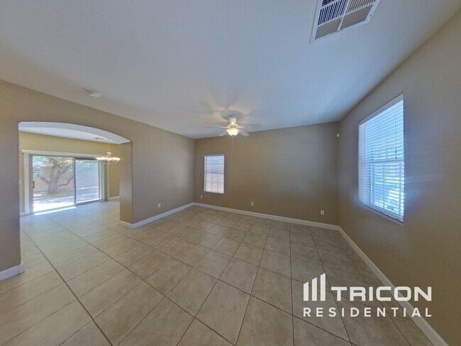 Foto del edificio - 143 Manor House Ave