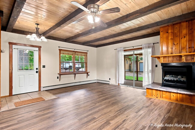 Building Photo - 38624 N Miller Rd