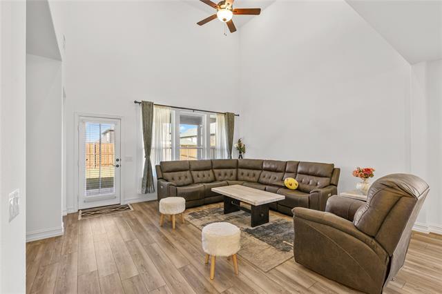 Foto del edificio - 528 Wickerdale Wy