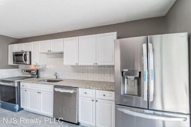 Building Photo - 3 br, 1 bath House - 6402 S. Cameron Ave.