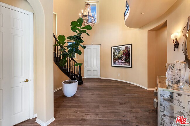 Building Photo - 26938 Alsace Dr