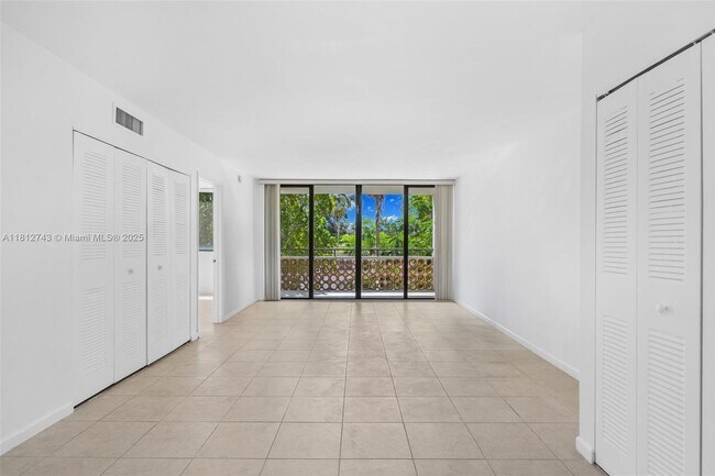 Foto del edificio - 4222 Inverrary Blvd