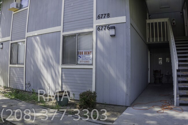 Foto del edificio - 6776 Douglas St