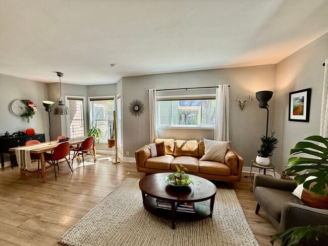 Building Photo - Distinguished 4bed, 2 bath Bungalow in the Old North End