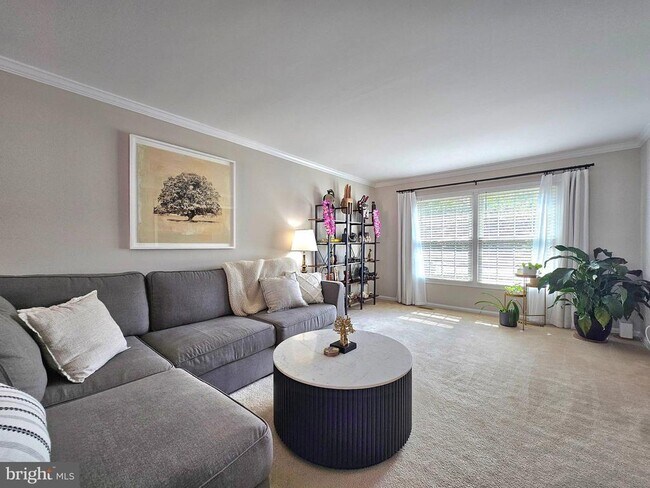 Foto del edificio - 5988 Queenston St