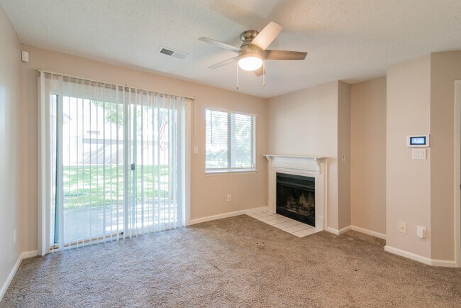 Building Photo - 2539 Stockbridge Dr