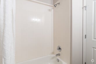 1BR, 1BA - 888SF - Barrington Square Luxury Apartments