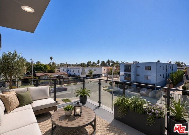 Building Photo - 4507 Lomita St