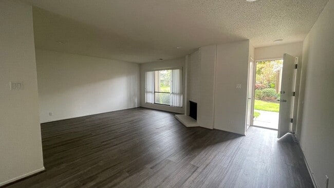 Building Photo - 3334 Solomon Ln