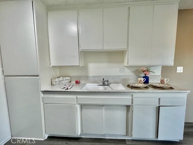 Building Photo - 686 E Cottonwood Rd
