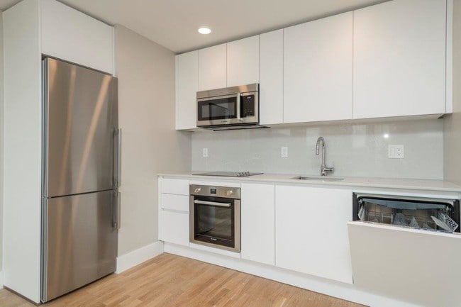 Photo - 334 Harvard Street Apartments