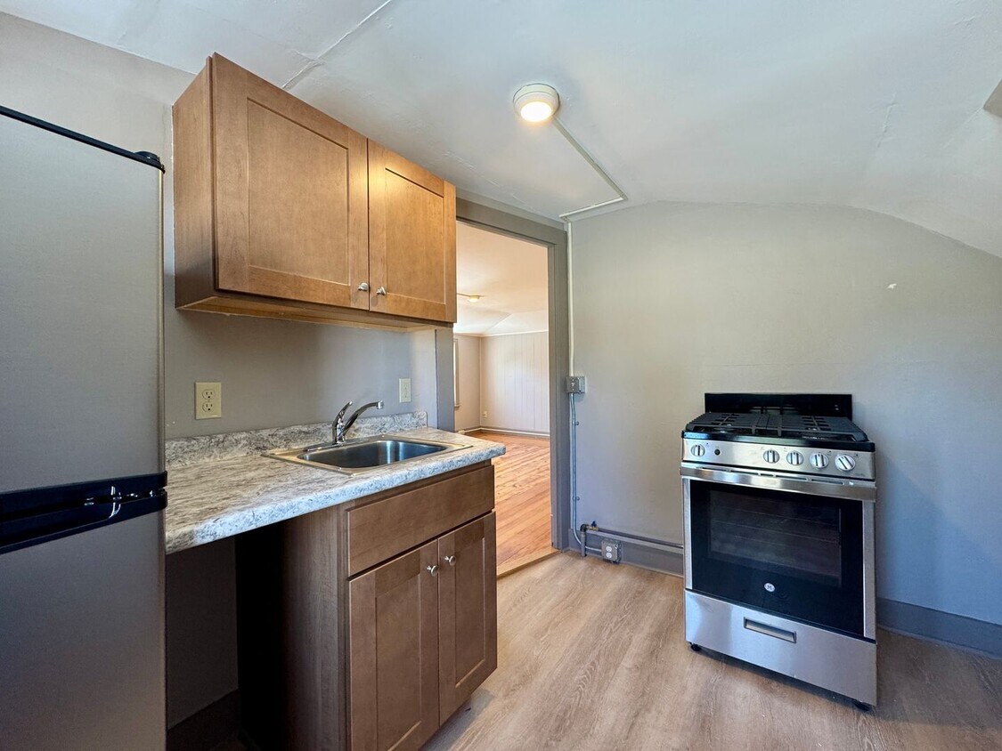Foto principal - 70 Angell Ave