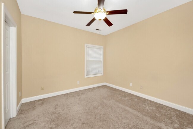 Building Photo - 29863 Thunderpaw Dr