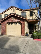 Building Photo - 2250 Scarborough Dr