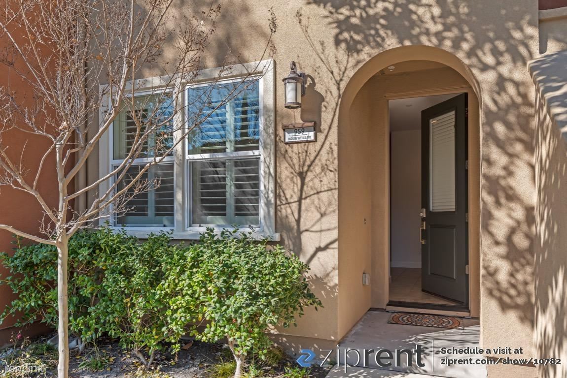 Primary Photo - 3 br, 3 bath Townhome - 959 Indian Wells A...