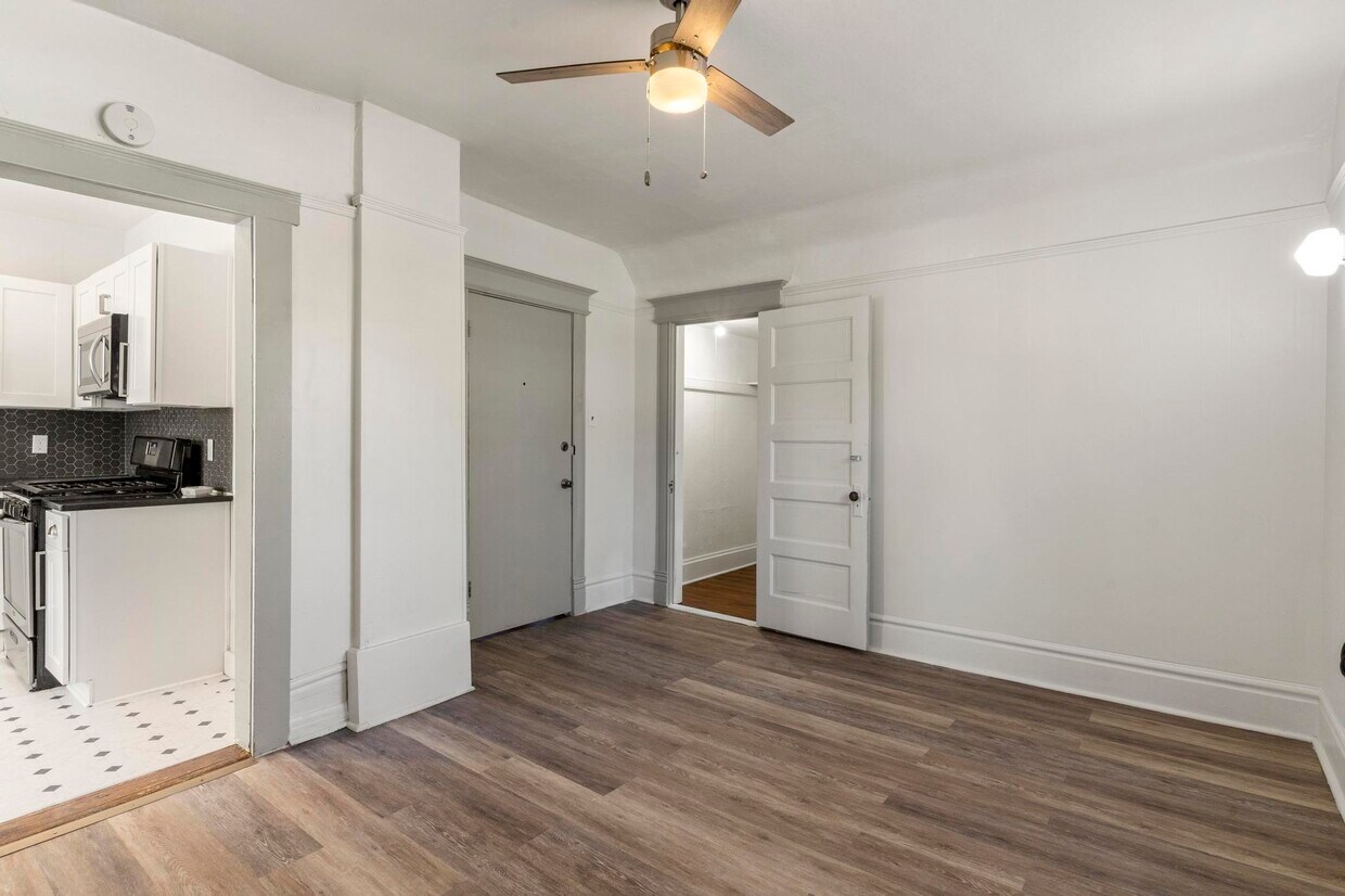 817 E Kiowa St Unit 2, Colorado Springs, CO 80903 Apartments in