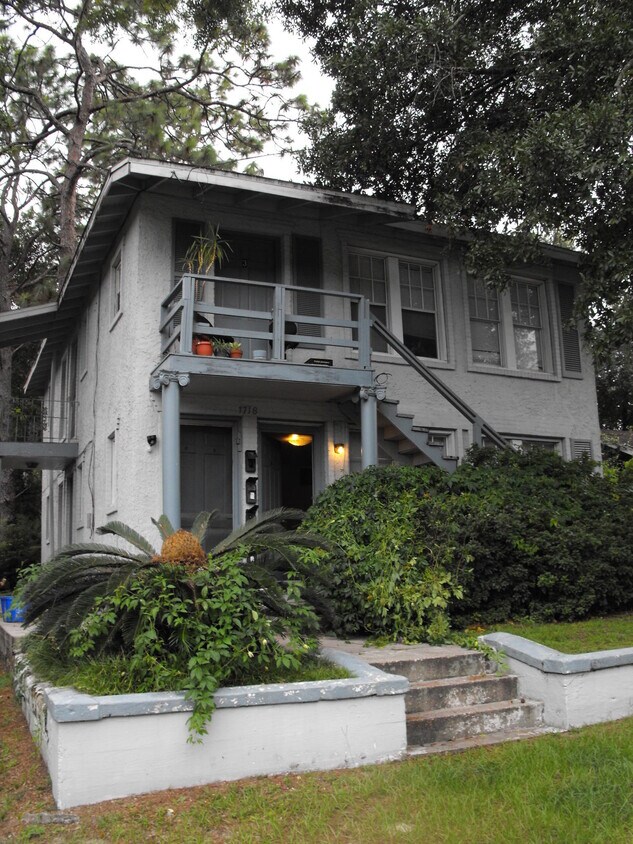 Building Photo - 1718 Pine Grove Ave