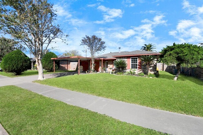 Foto del edificio - 1110 E Brown Ln