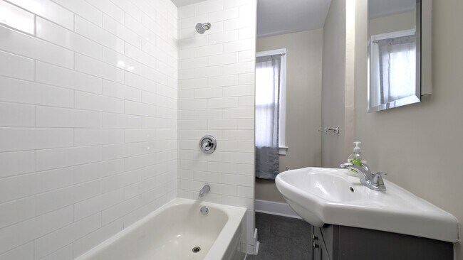 Photo du bâtiment - 1580 Dufferin Pl