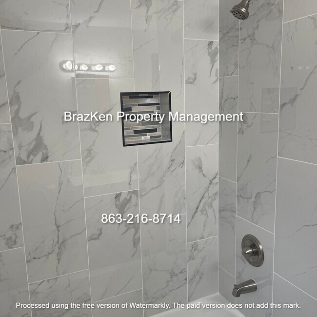 Foto del edificio - 1431 NE 56th St