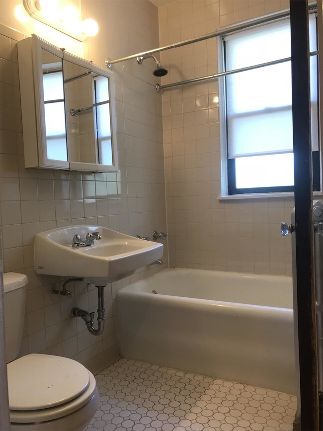 Foto del edificio - 1523 W 89th St