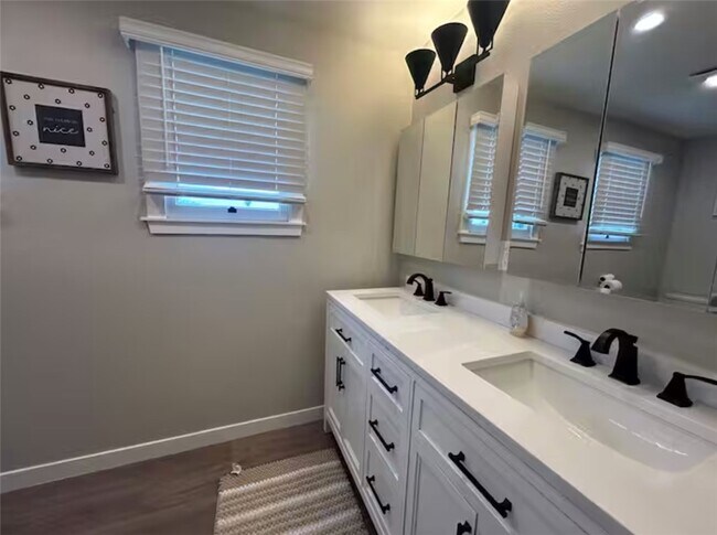 Foto del edificio - 181 N Waverly St