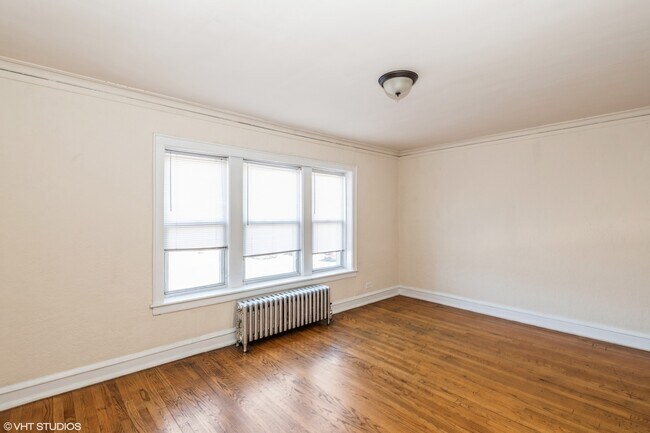Foto del edificio - 5427 W Montrose Ave
