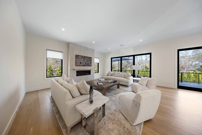 Foto del edificio - 130 Highview Dr
