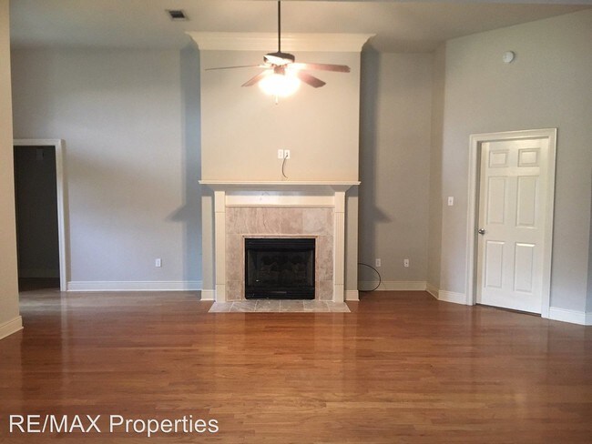 Building Photo - 3 br, 2 bath House - 12218 Springvalley