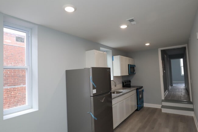 Photo - 1908 W Diamond St House